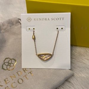 Margot Pendant necklace